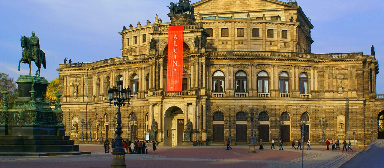 Dresden - 5-Sterne-Luxus im Kempinski Taschenbergpalais und „Tosca“ in der Semperoper